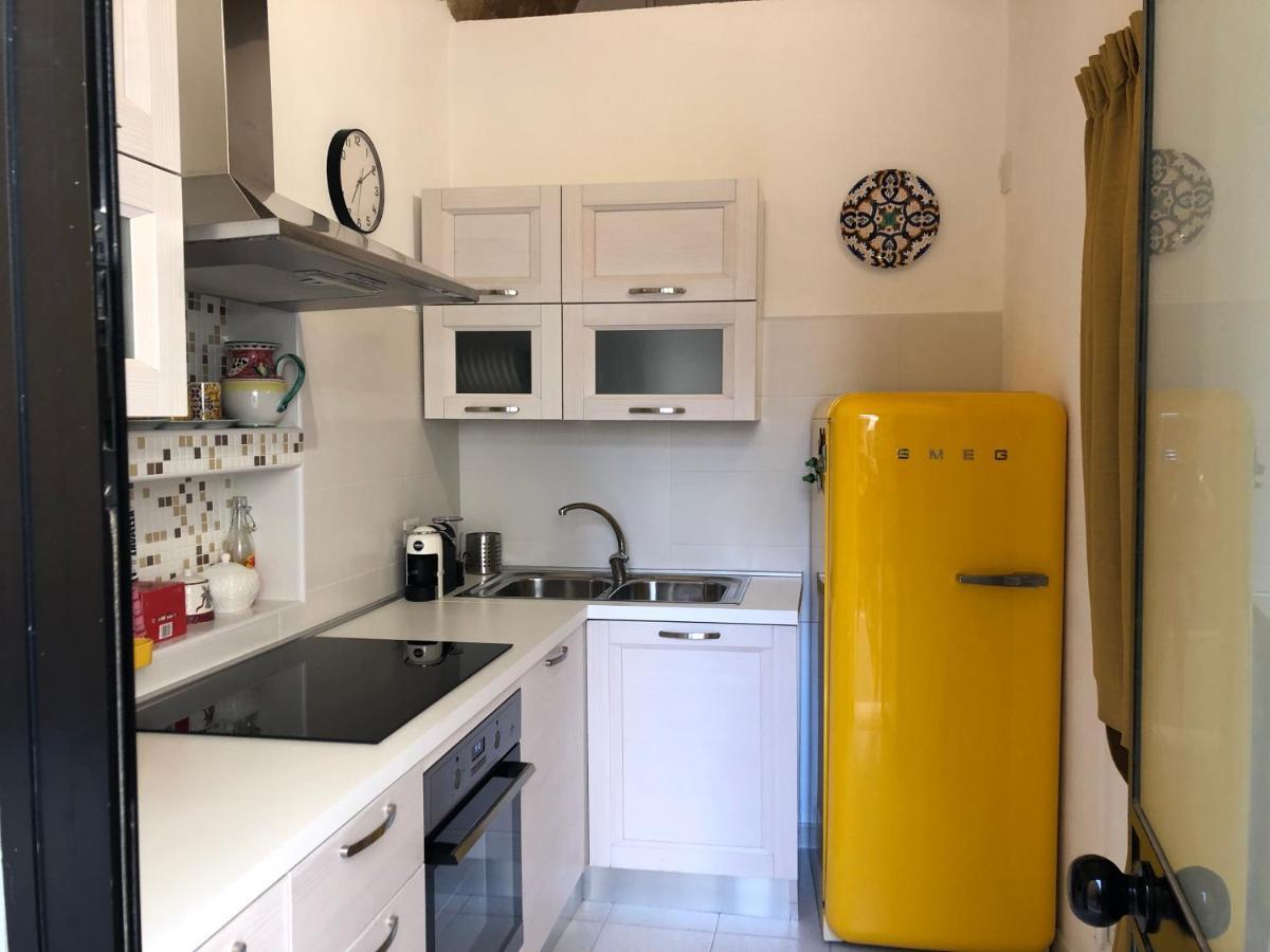 Apartment Via Mercato 20 *