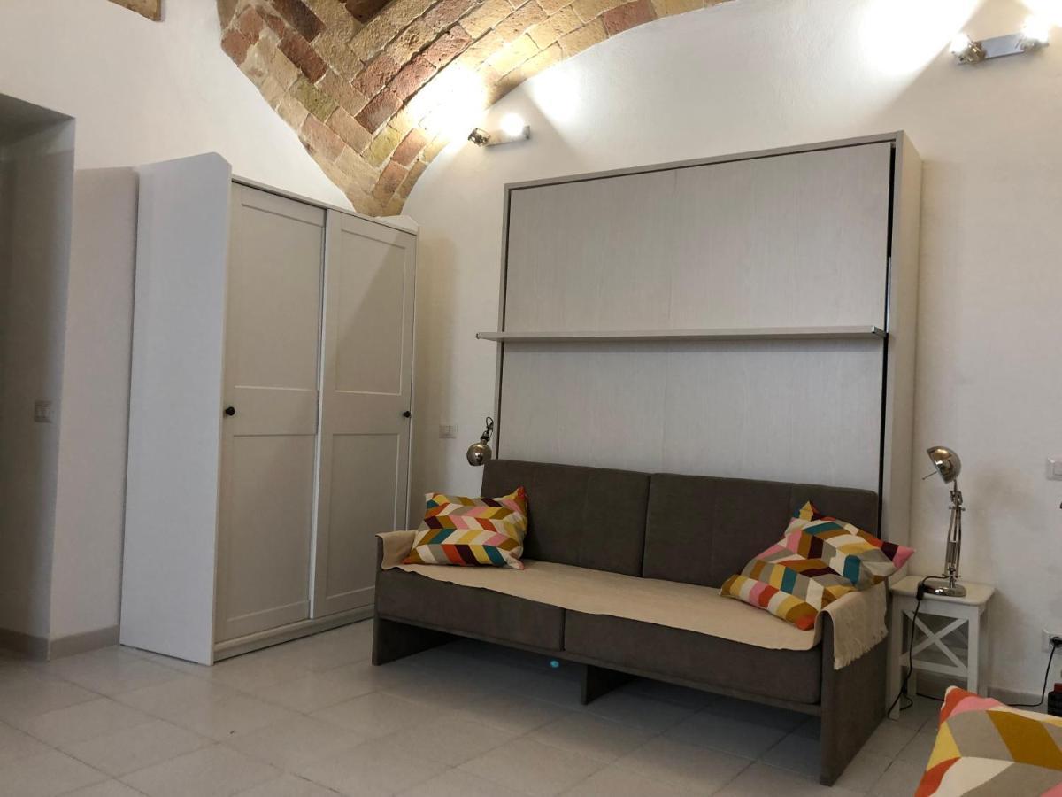 Appartamento Via Mercato 20 *
